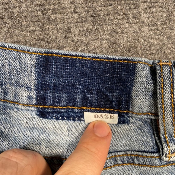 DAZE Women's Jeans Size 24 Light Wash Distressed Cropped Flare Denim - Picture 6 of 9